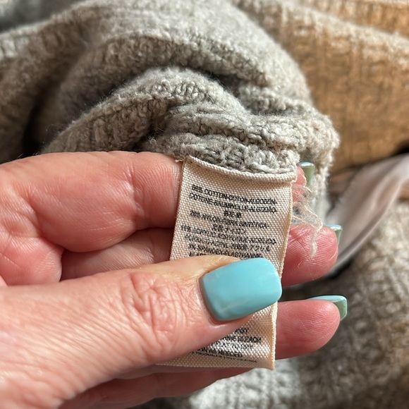 Free People heart it lace up side cozy sweater deep V oversized XS gray - Picture 9 of 15